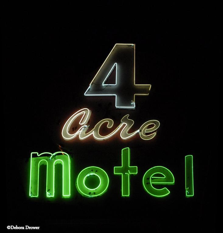 Motel 4 Acre 2*