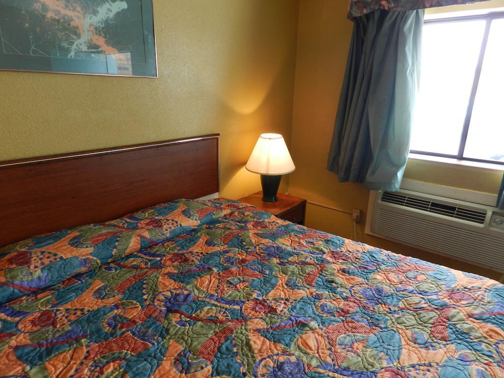 4 Acre 2* Kansas City