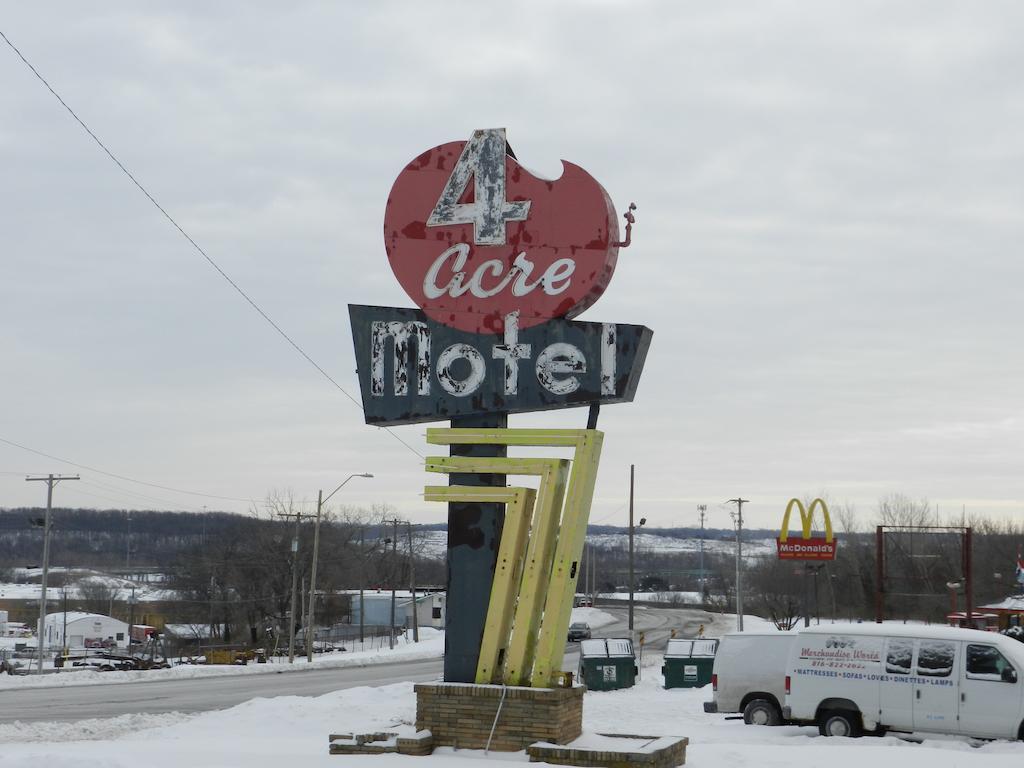 Motel 4 Acre 2*